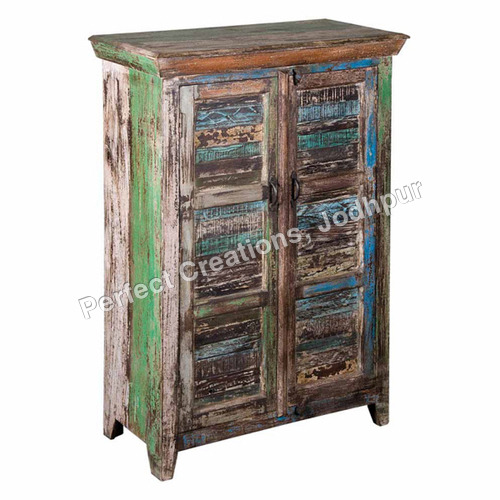 RECLAIMED OR RECYCLED WOOD FURNITURE