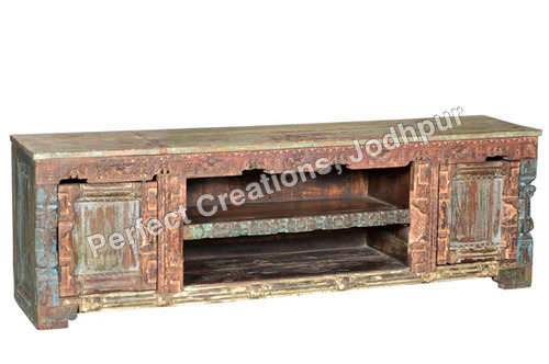RECLAIMED OR RECYCLED WOOD FURNITURE