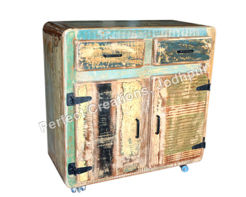 RECLAIMED OR RECYCLED WOOD FURNITURE