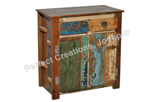 RECLAIMED OR RECYCLED WOOD FURNITURE