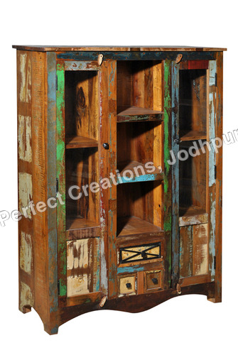 RECLAIMED OR RECYCLED WOOD FURNITURE