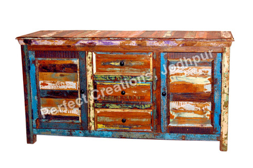 RECLAIMED OR RECYCLED WOOD FURNITURE