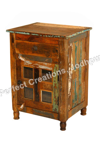 RECLAIMED OR RECYCLED WOOD FURNITURE