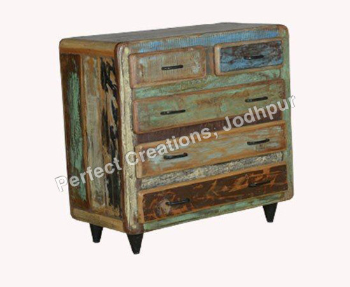 RECLAIMED OR RECYCLED WOOD FURNITURE