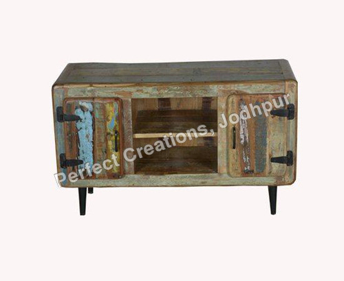 RECLAIMED OR RECYCLED WOOD FURNITURE