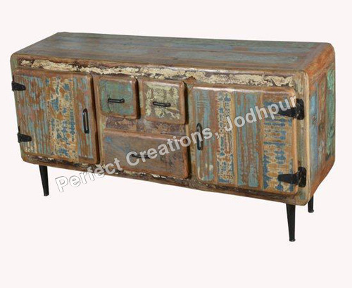 RECLAIMED OR RECYCLED WOOD FURNITURE