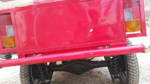 Battery rickshaw with shockers