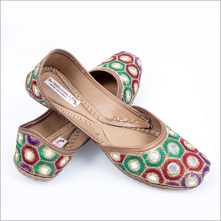Embroidered Punjabi Jutti