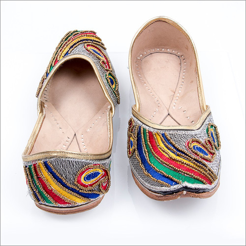 Ladies Beaded Punjabi Jutti