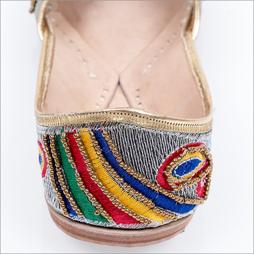 Multicolor Stripe Embroidered Punjabi Jutti