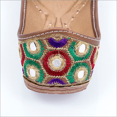 Mirror Work Embroidered Punjabi Jutti