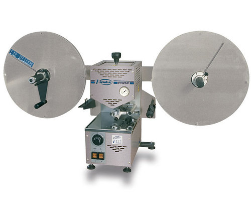 Manual pre-gluer for tapes