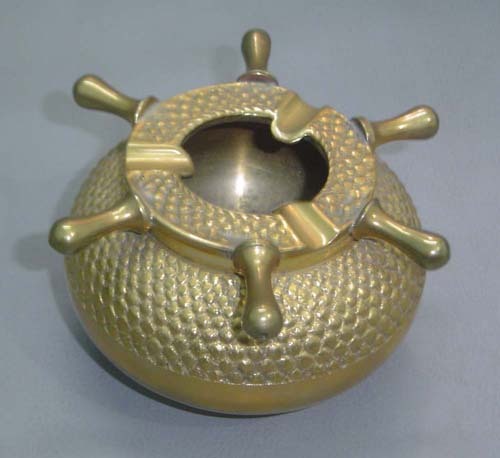 सजावटी धातु ऐश ट्रे