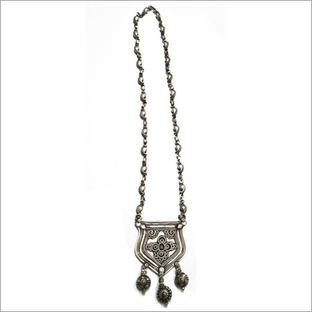 Imitation Necklace - Metal Alloy, 18 Inch, Silver Twisted Chain | Elegant Design, Stylish Accessory, Durable Material
