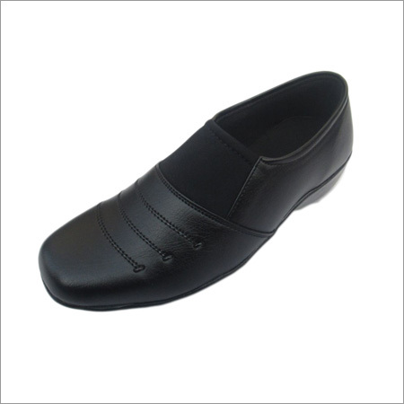 Ladies Black Leather Belly Heel Size: Low