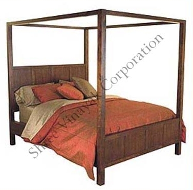WOODEN 4 POSTER BED