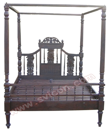 WOODEN 4 POSTER CARVING BED