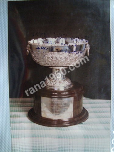 MOMENTO CUP BRASS WOODEN BASE