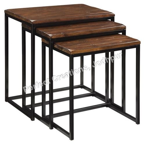 NESTING TABLES