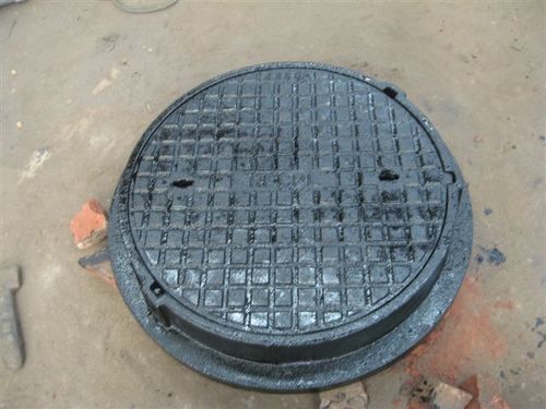 Round manhole covers