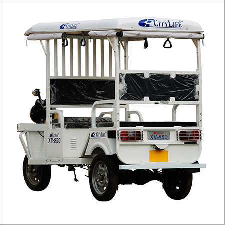 Battery Operated Electric Rickshaw