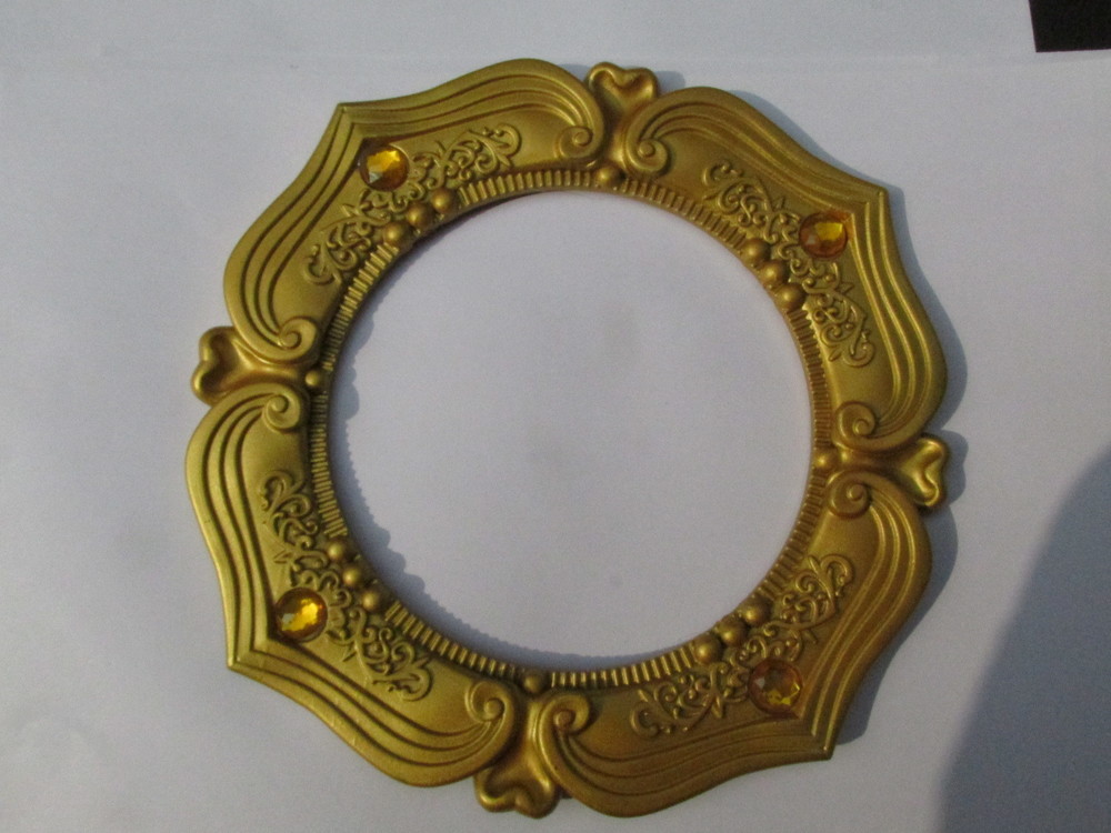 7298 - Metal, 8 cm Diameter, Gold | Elegant Design, Intricate Detailing, Polished Finish