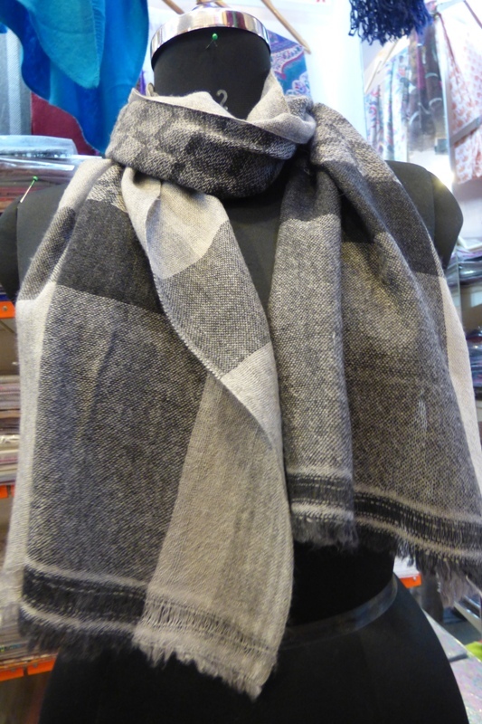 100% Pashmina Natural Checks Strips