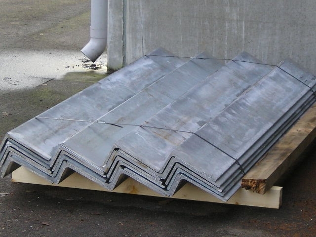 Hot Dipped Galvanized Steel Angle Application: Construction