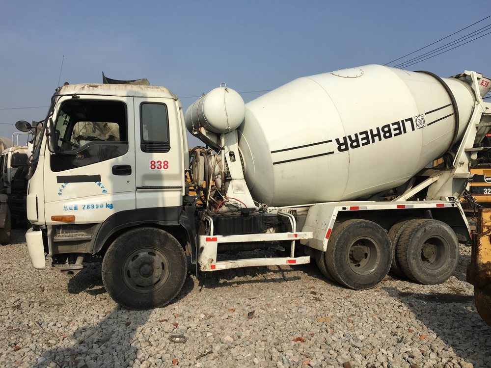 ISUZU concrete mixer truck