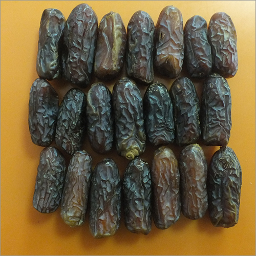Black-Brown Piarom Dates