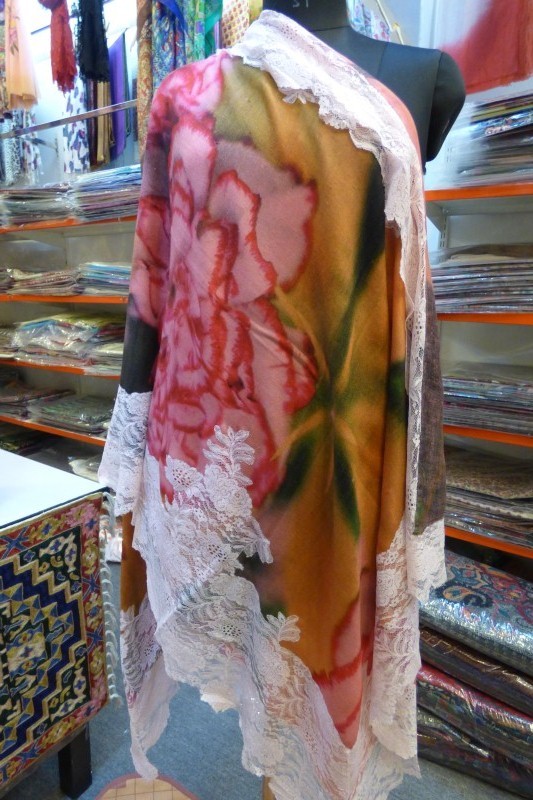 100% Pashmina Hand Woven printed French Lace Shawls 