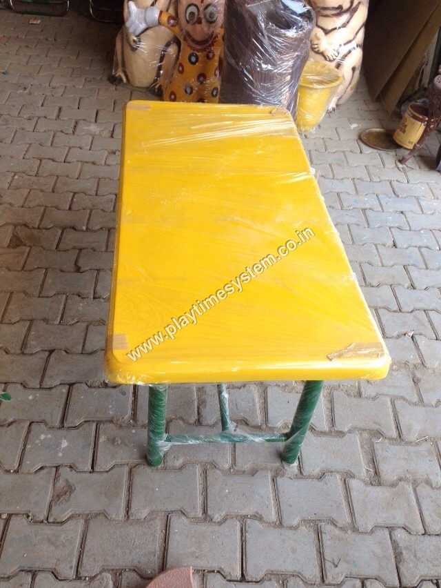 Frp Furniture Square Classroom Tables