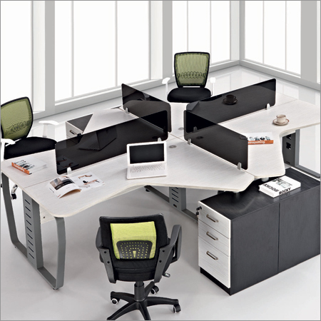 4 Person Office Workstation