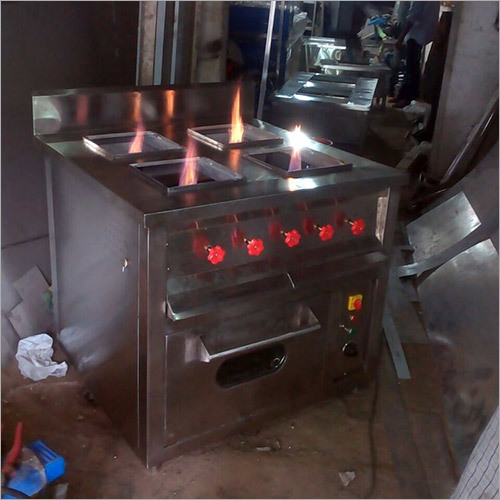 Burner with oven
