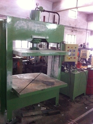 Bakelite moulding machine