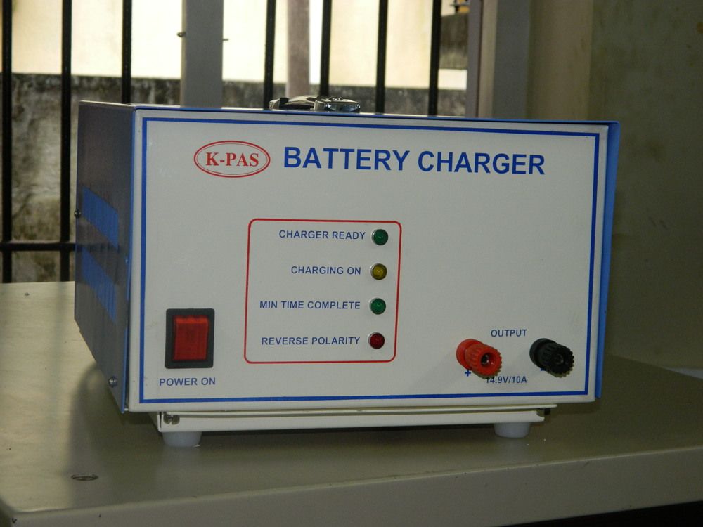 CAR BATTERY CHARGER