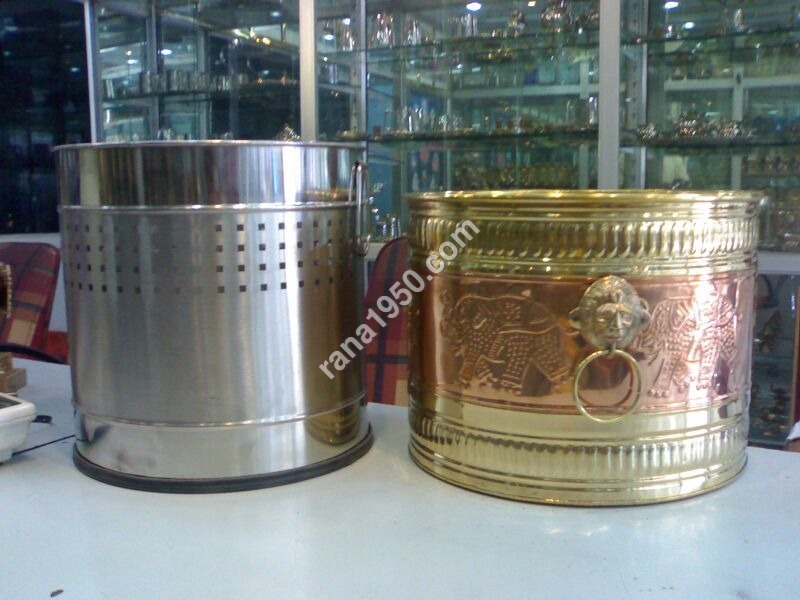 Steel Port Gamla With Brass Planters Copper Pati