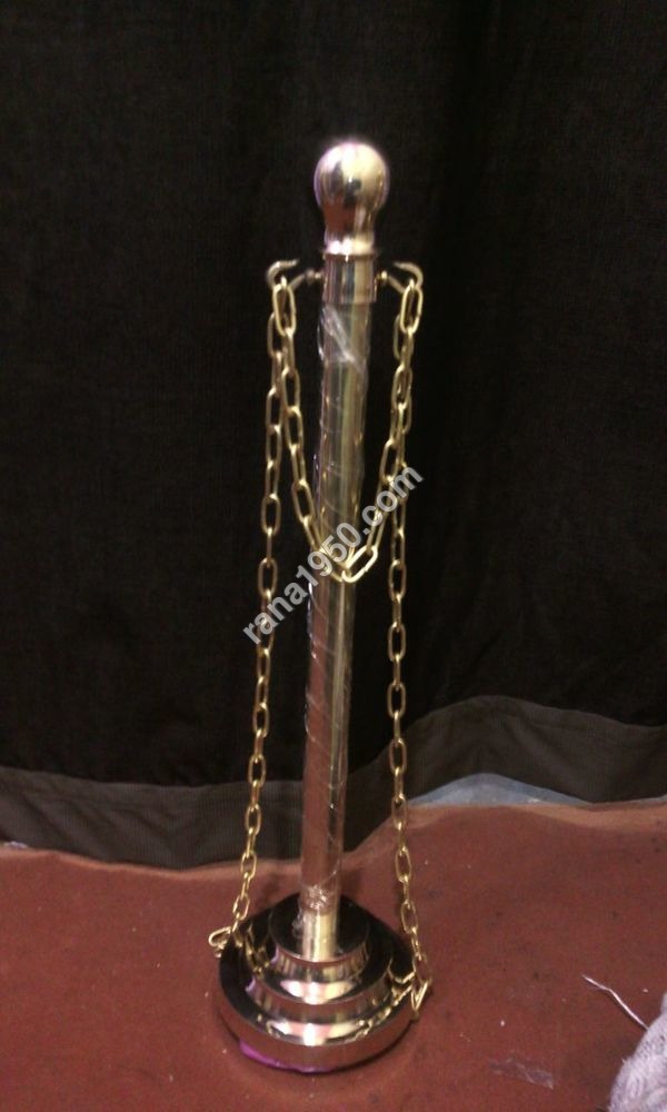 Parking Poll With Base And Chain