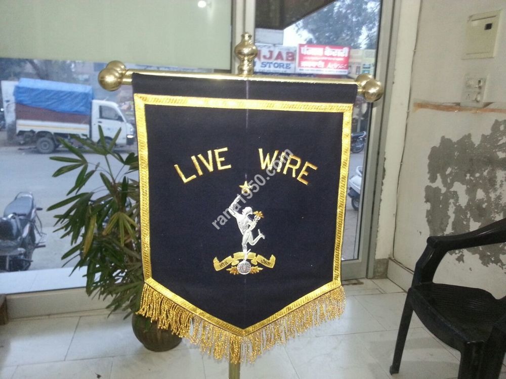 Signal T Flag Double Stand For Vip