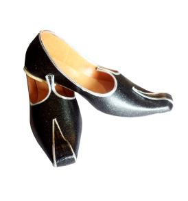 Fashionable Mojari for Groom 