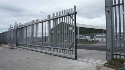 Automatic Compound Gate