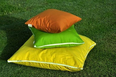 Sun'N'Joy Throw Cushions