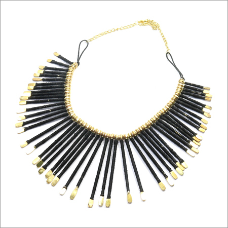 Adorable Black Threaded Necklace