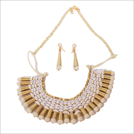 White Spring necklace