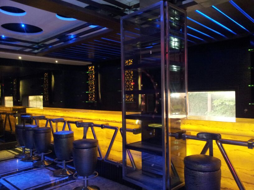 Solid Surface Bar Counters