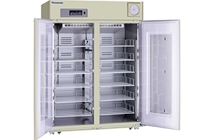 Blood Bank Refrigerator (Temp. Range 40 C+ 20C)
