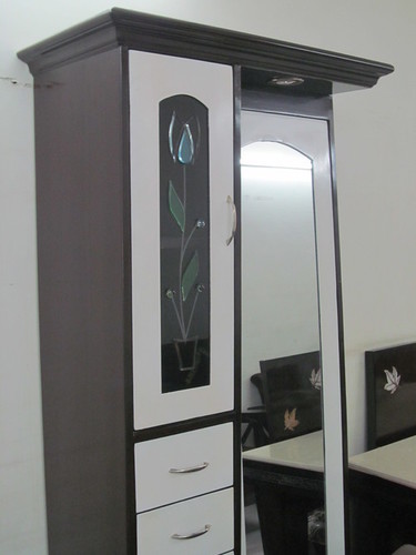 Designer Wooden Almirah