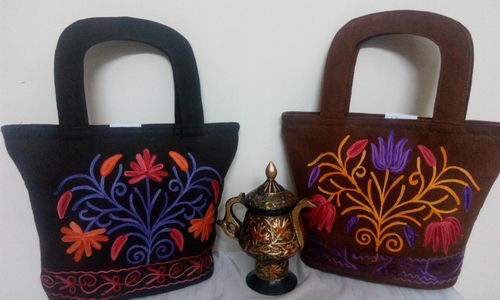 Handle Bag with Embroidery in Suede leath