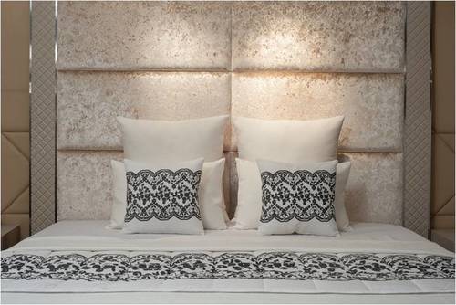 Quilts with cushion covers/ bed sets