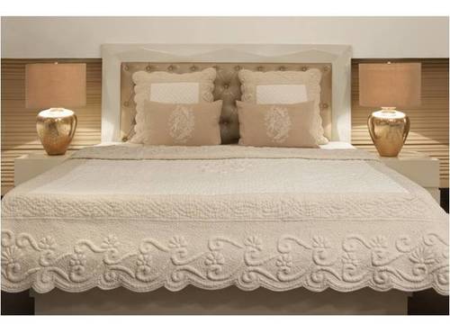 Quilts with cushion covers/ bed sets